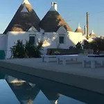 Trulli Settarte Con Piscina אוסטוני