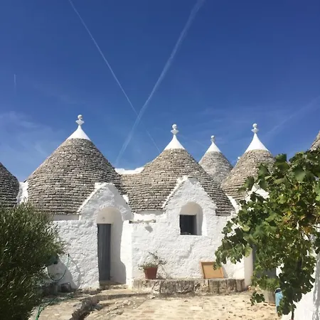 Trulli Settarte Con Piscina Ostuni