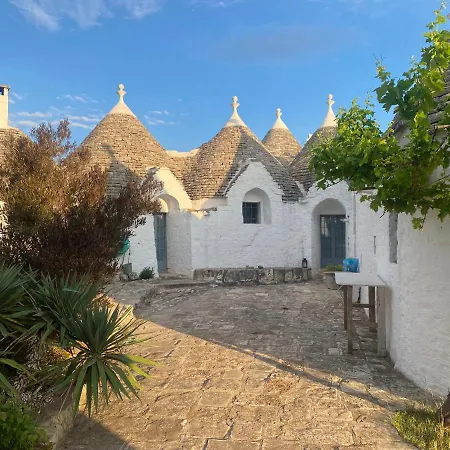 Holiday home Trulli Settarte Con Piscina Ostuni