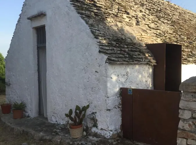 Holiday home Trulli Settarte Con Piscina