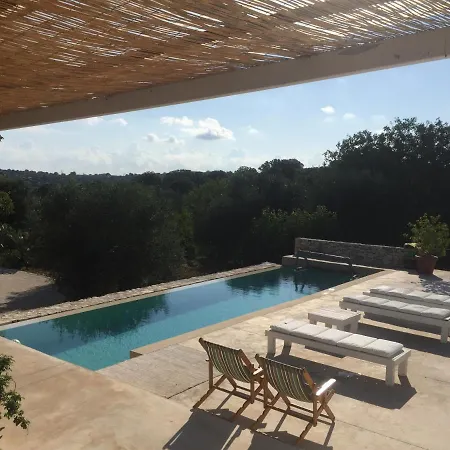 בית נופש Trulli Settarte Con Piscina