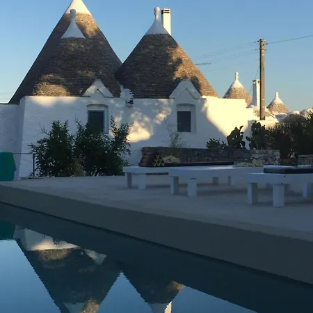 Trulli Settarte Con Piscina אוסטוני