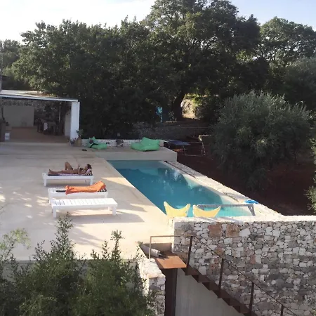 בית נופש Trulli Settarte Con Piscina *