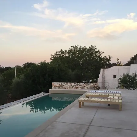 בית נופש Trulli Settarte Con Piscina