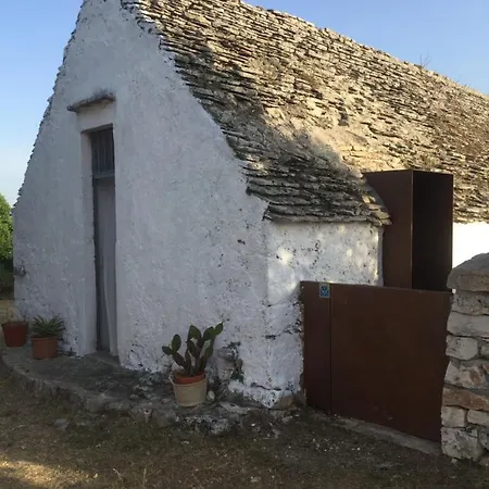 בית נופש Trulli Settarte Con Piscina