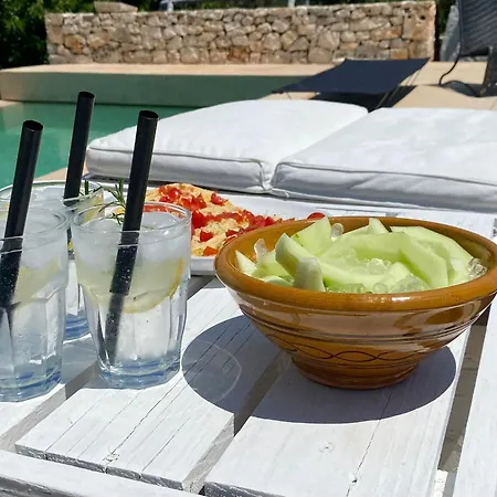 בית נופש Trulli Settarte Con Piscina אוסטוני